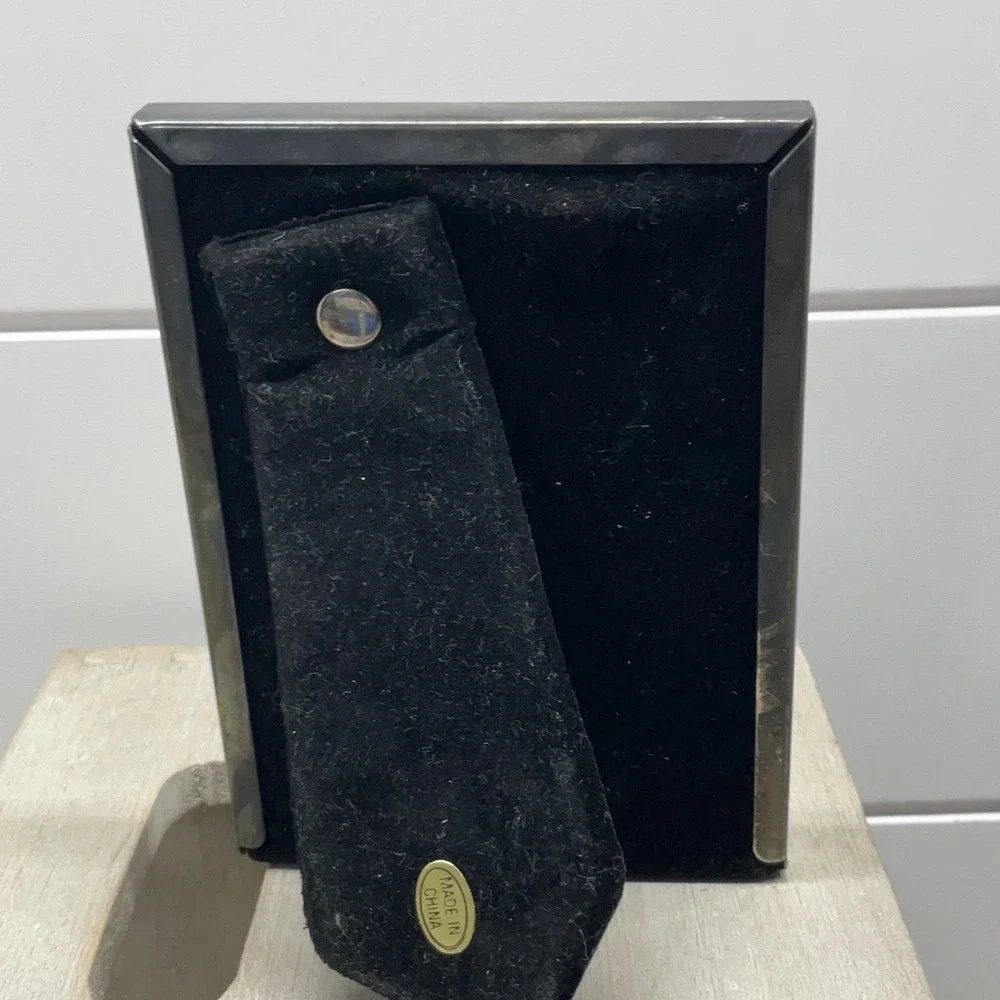 Vintage Style Silver Plated 3x4 Ornate Floral Embossed Oval Photo Picture Frame